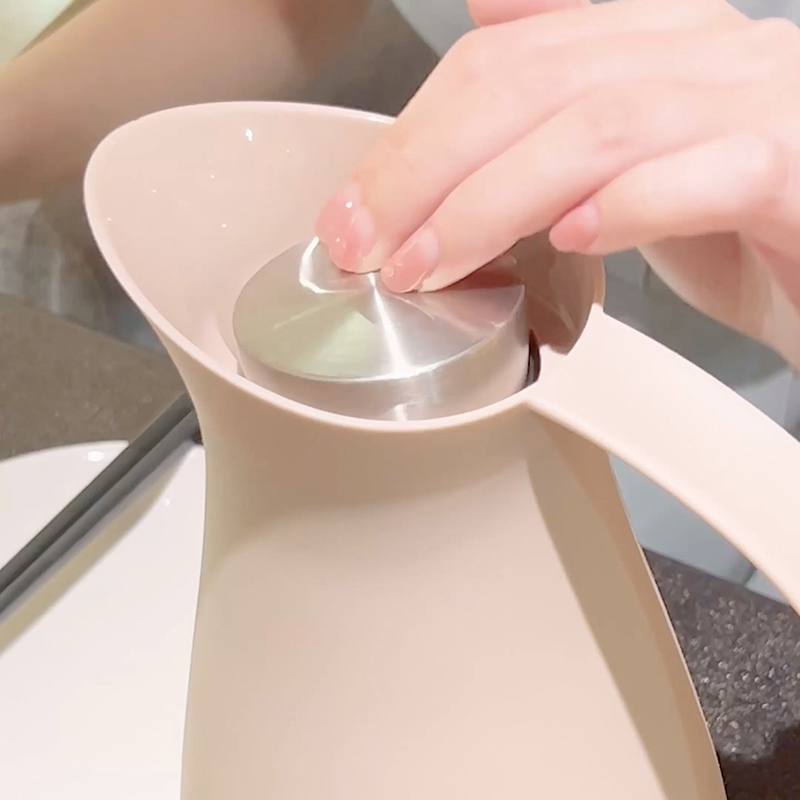 Vacuum-insulated flask with a  - Vacuum Insulated Flask reseña y precio